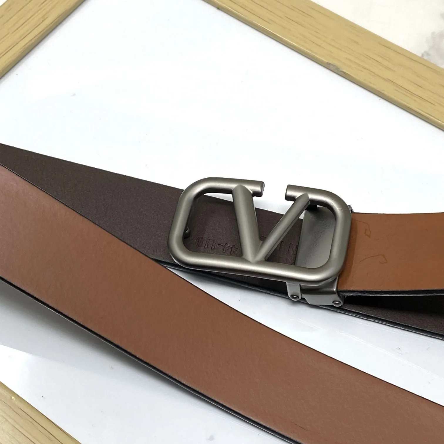 Casual V-Pattern Leather Strap Belt-JonasParamount