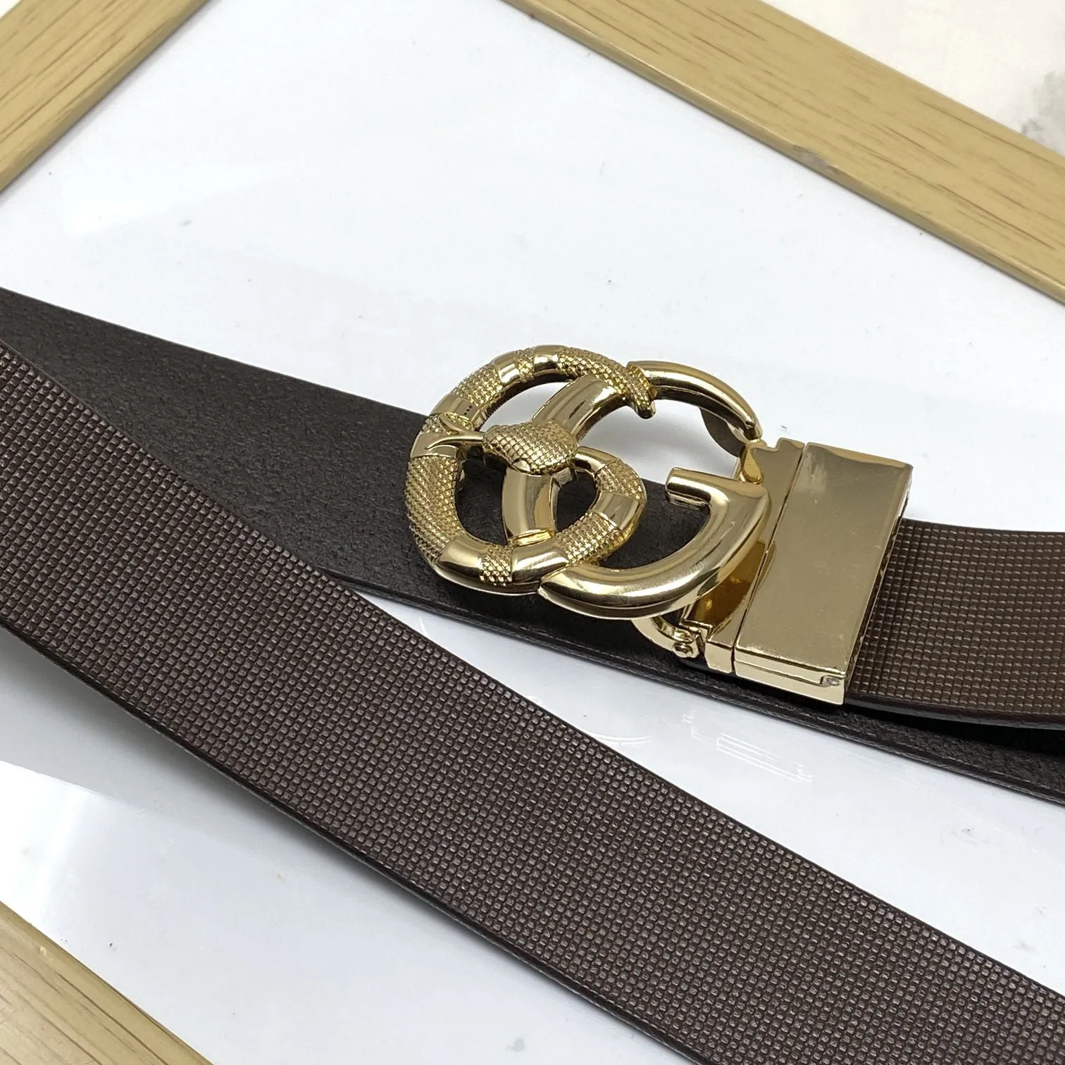 Classy Round Snake Design Leather Strap Belt-JoansParamount