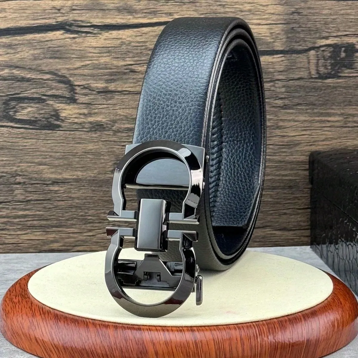 Men's Belt, Fashionable and Classic Casual Belt with Single Prong Buckle